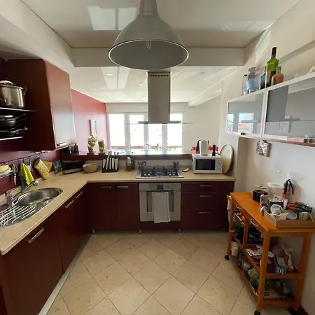 Stunning Duplex In Center Apartment *